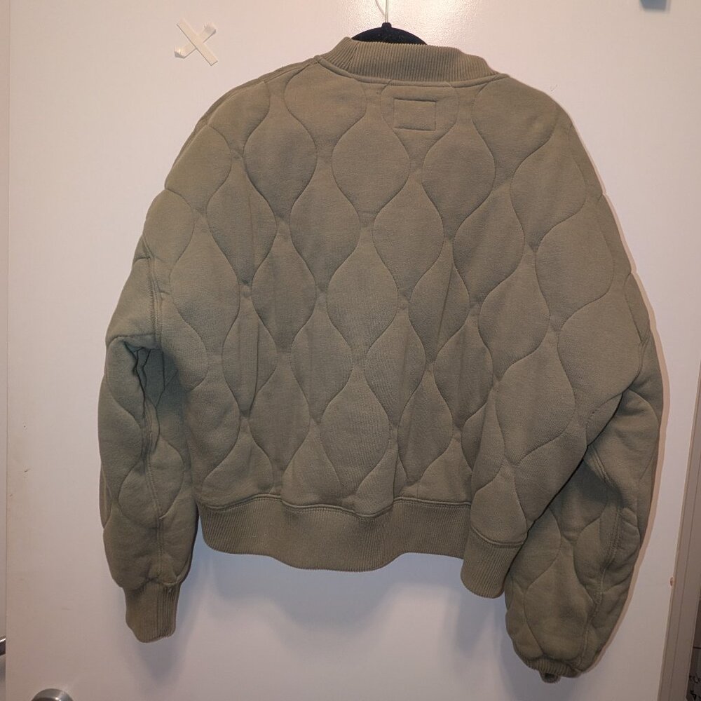 A&F Soft Collection Onion Quilted Bomber - Picture 5 of 5